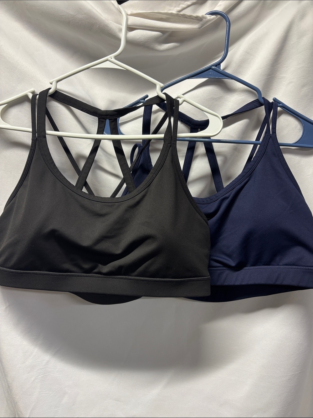 GAIAM Strappy Wireless Sports Bralette - Black & Navy